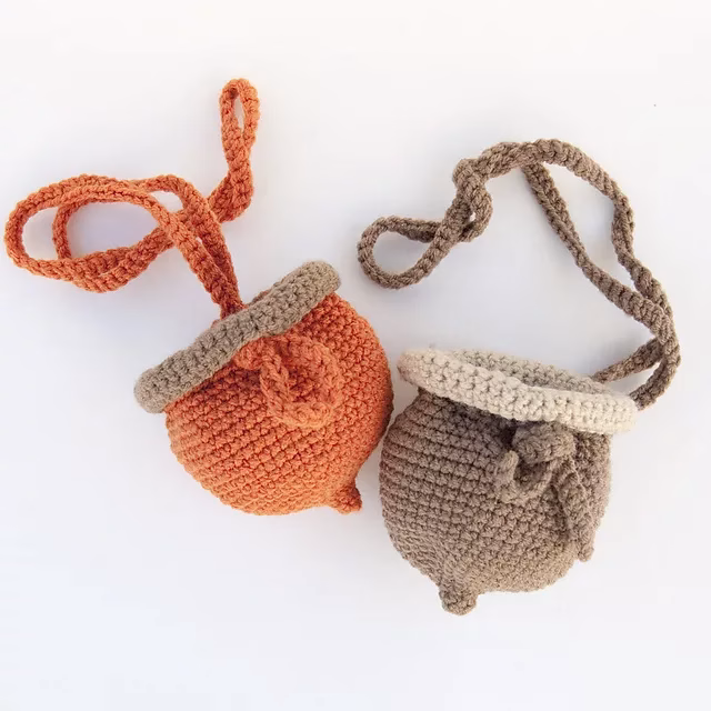 crochet acorn pouch